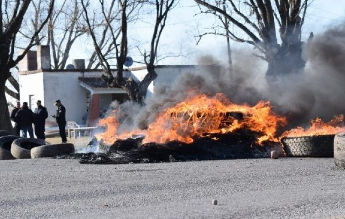 Crisis en Maciel: Municipales de paro, críticas e intervención provincial