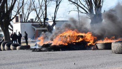 Crisis en Maciel: Municipales de paro, críticas e intervención provincial