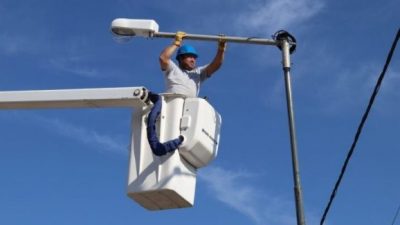 El intendente de Santa Fe propone cambiar a led todas las luces de la ciudad