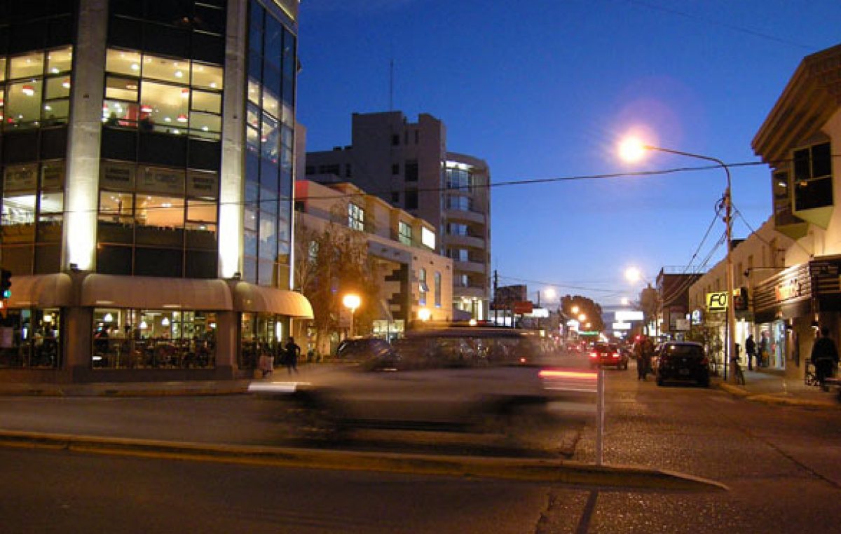 El comercio de Puerto Madryn despidió en seis meses la misma cantidad de empleados que en tres años