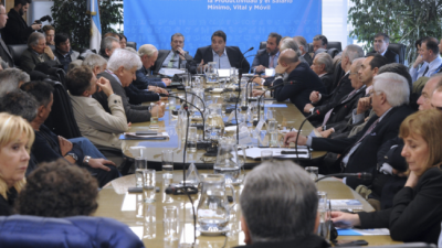Solo se cumple lo de mínimo, pero muy mínimo