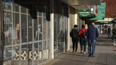 La retracción en el consumo causa despidos en el rubro comercial