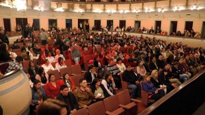 Finalizaron sus estudios secundarios 47 trabajadores municipales de Paraná