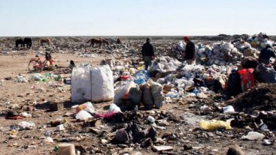 Neuquén: En 10 años no pudieron sacar los basureros