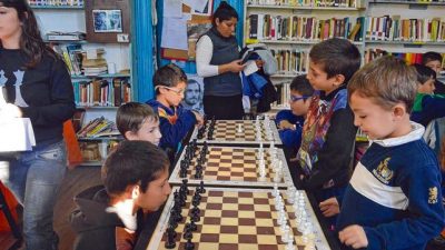 Las bibliotecas populares rosarinas hacen malabares para subsistir pese a la crisis