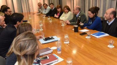 Fein garantizó que el municipio de Rosario «no va a dejar el territorio» pese a la emergencia social