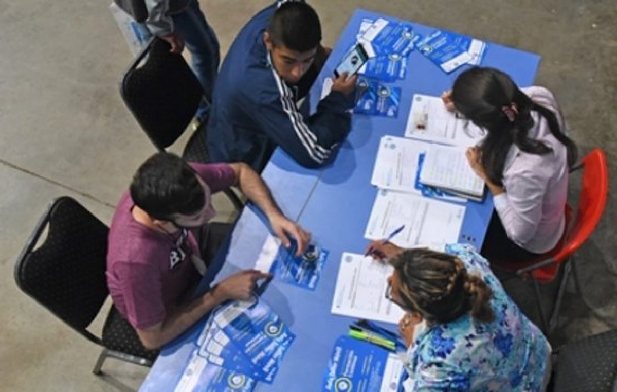 «Más del 60 por ciento de los desocupados rosarinos son jóvenes de hasta 29 años»