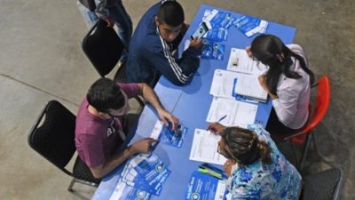 «Más del 60 por ciento de los desocupados rosarinos son jóvenes de hasta 29 años»