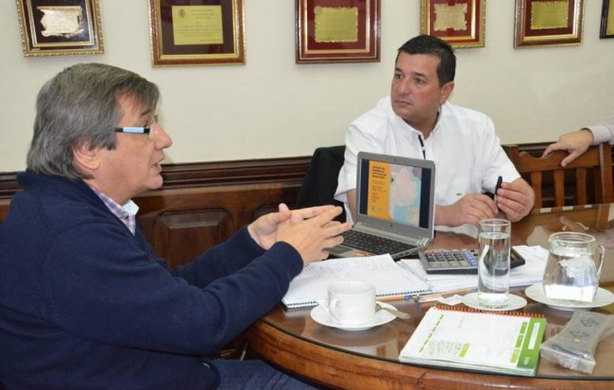 El intendente de Pellegrini adelantó aumento salarial a municipales 