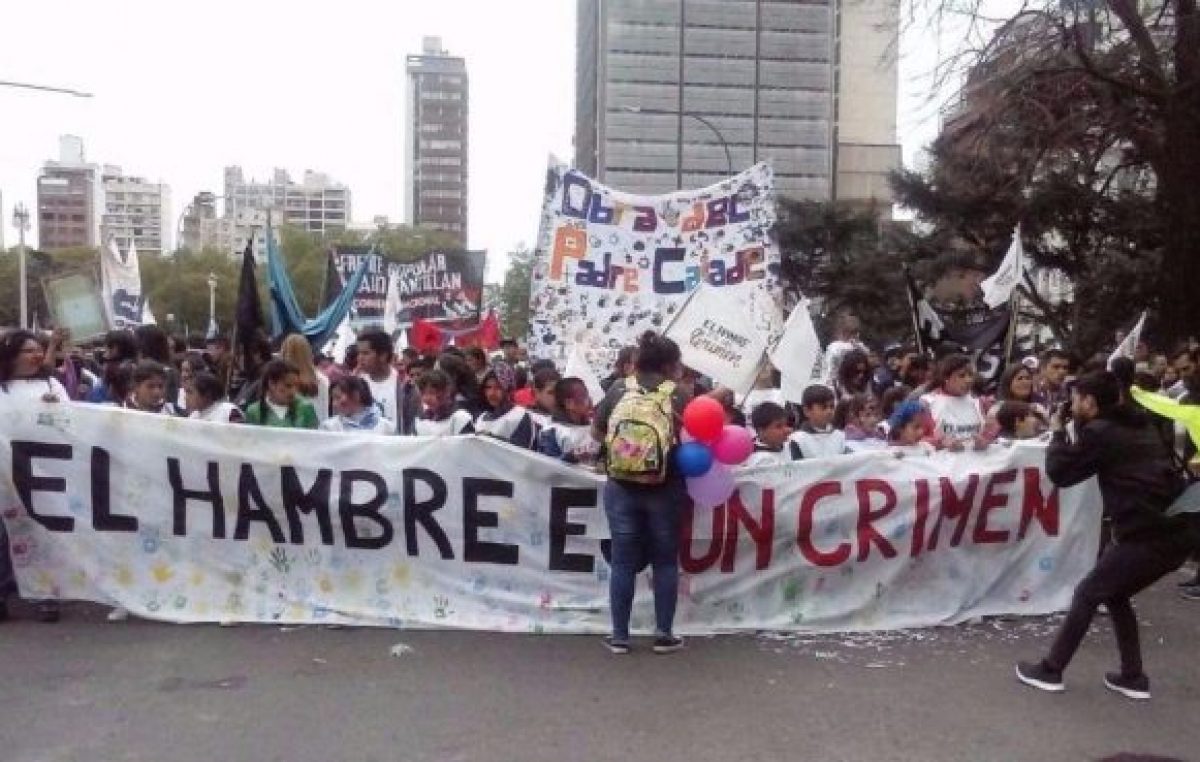 “El hambre es un crimen”: Los chicos sacan sus reclamos a la calle porque «quieren ser escuchados»