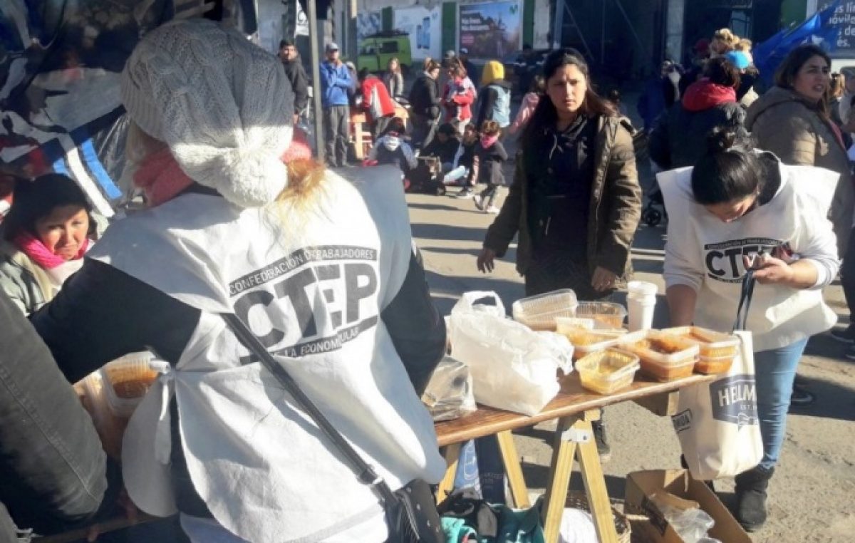 Mar del Plata: la Policía reprimió a manifestantes que pedían agua para cocinar un guiso popular