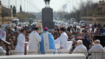 Otro obispo que advierte sobre el grave clima social en el Conurbano: “Hay mucho enojo y descontento”