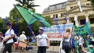 Intendentes bonaerenses buscan contener reclamos de los municipales