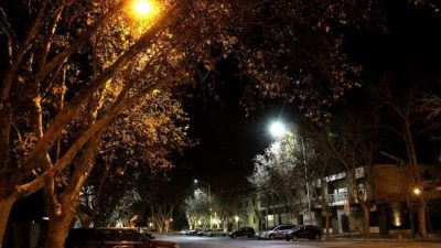 Para aliviar a los comercios, el intendente de Ayacucho suspendió la tasa del alumbrado público
