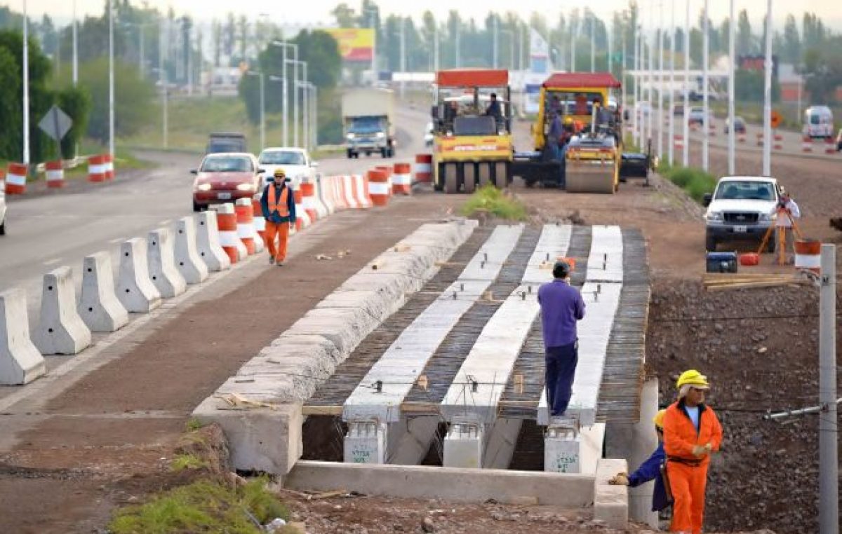 El gobierno recortará fuerte la obra pública