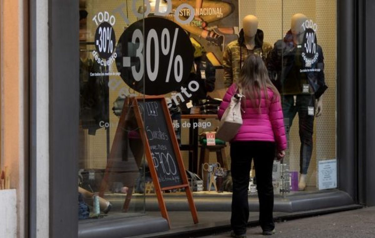 Golpe de gracia al comercio: las ventas minoristas se derrumbaron un 11,2% en agosto