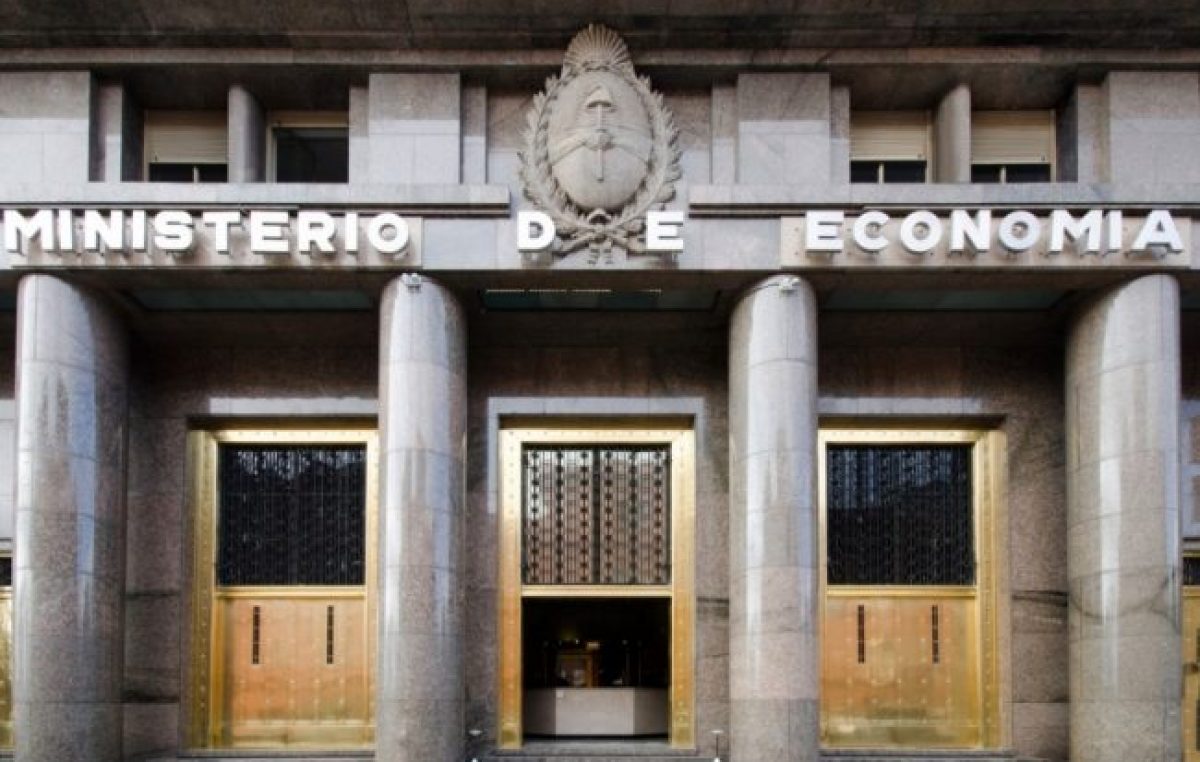 El Gobierno destinó $40 mil millones extra en contención social y Fuerzas Armadas