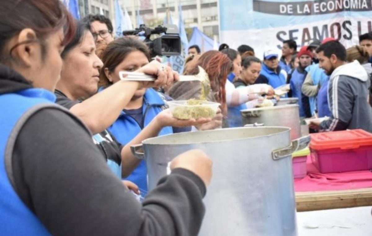 Jornada de ollas populares bajo la consigna “Hambre no”: “Está en riesgo la paz social”
