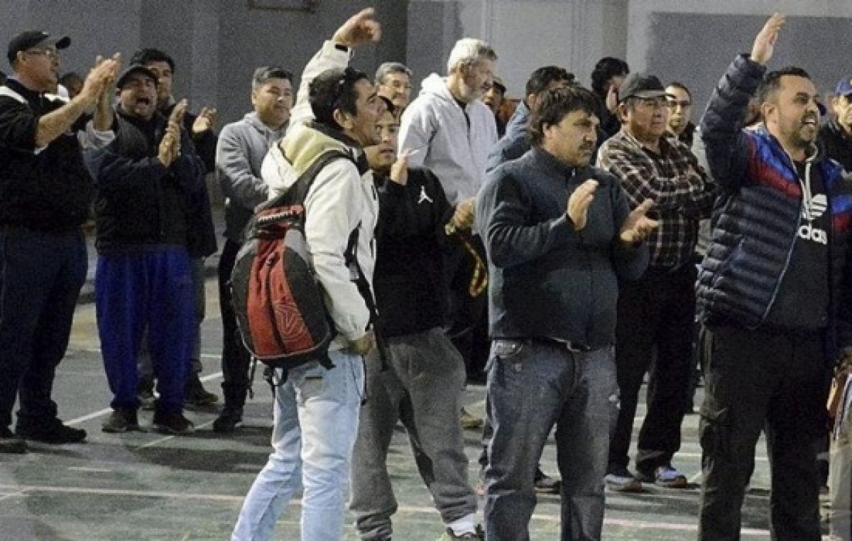 Municipales de Caleta rechazan ofrecimiento salarial del intendente Prades