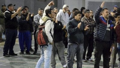 Municipales de Caleta rechazan ofrecimiento salarial del intendente Prades