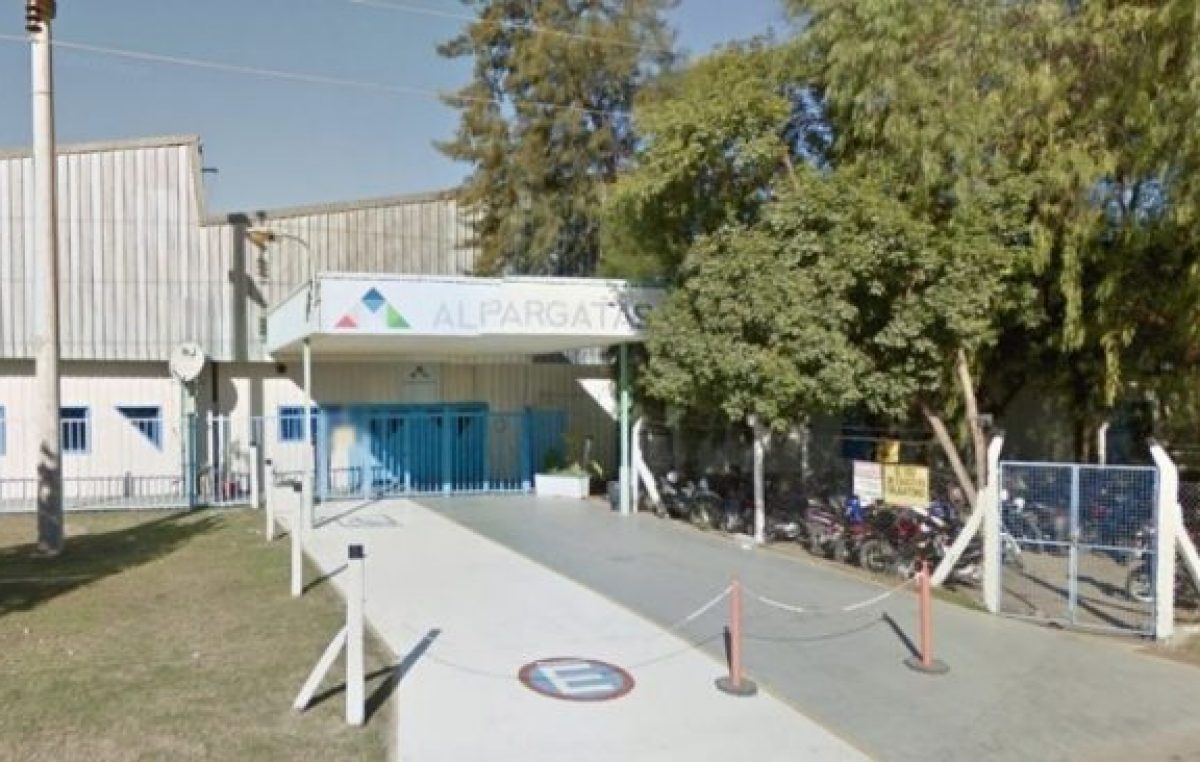 Alpargatas: tras 30 años, el gremio textil anunció el inminente cierre de una de las plantas
