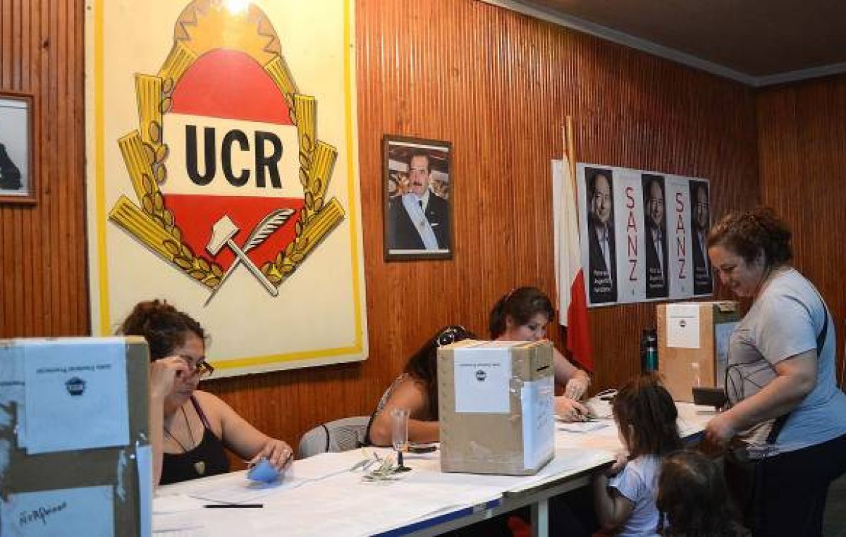 La UCR, aquel poderoso partido en Roca que hoy discute por $ 1.500