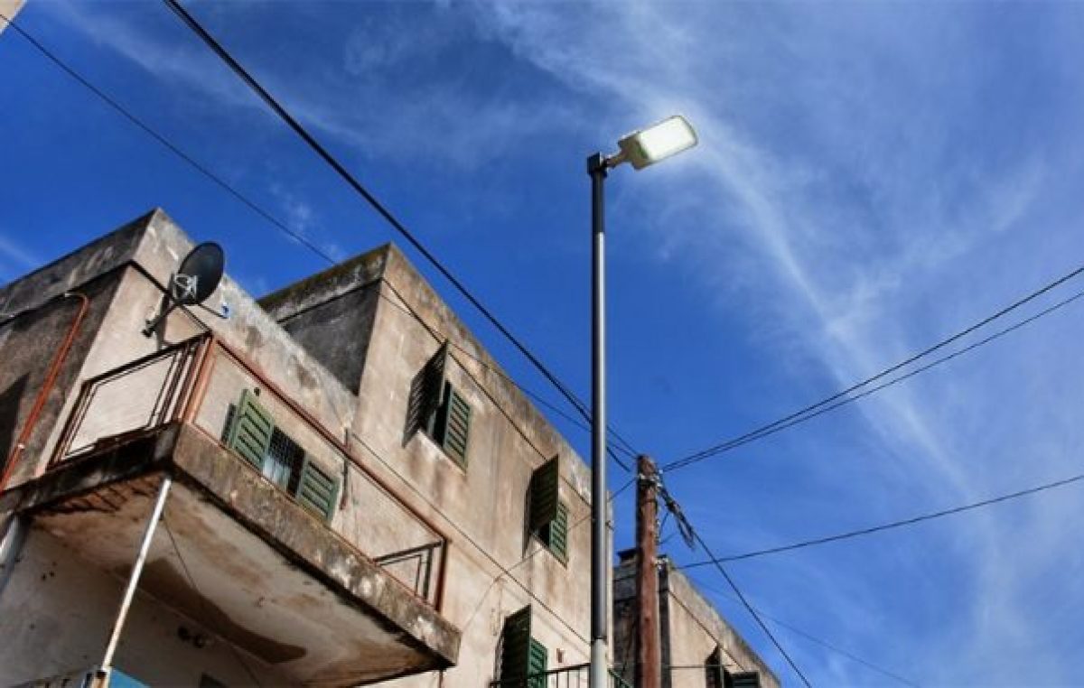El Municipio de Río Cuarto compró luminarias en dólares: hoy debe $ 17 millones más