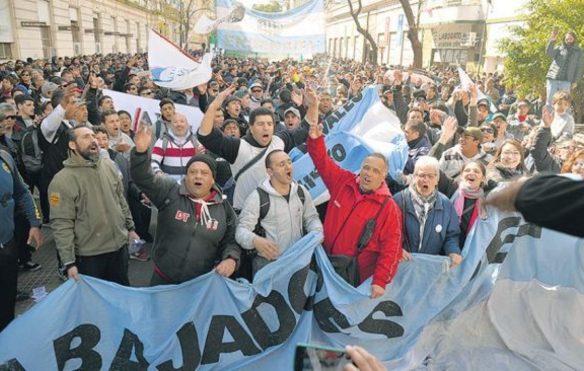 Contra los despidos y las suspensiones