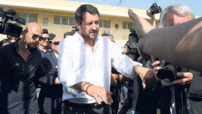 Italia se endurece más con la inmigración