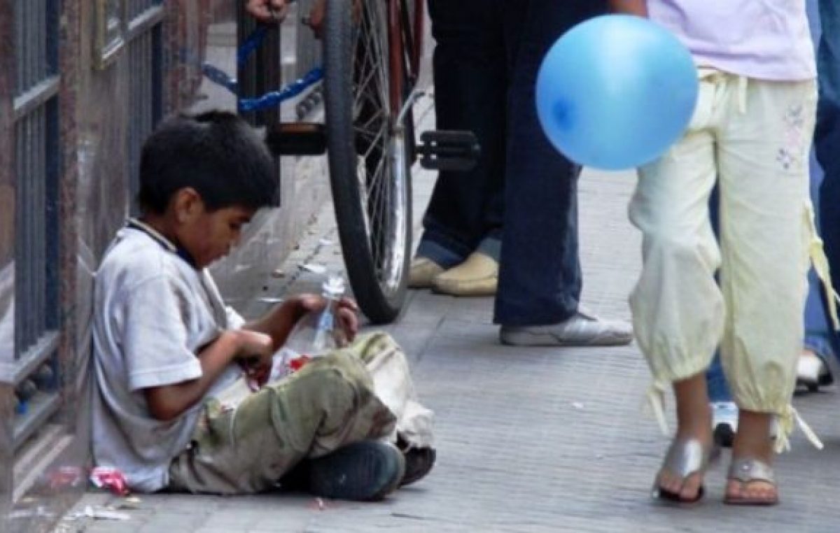 Cuatro de diez, pobres