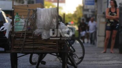 Sin trabajo estable ni changas, la realidad en muchos barrios santafesinos