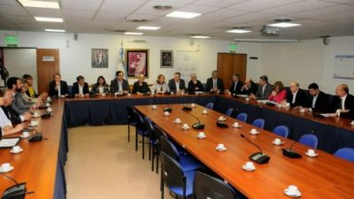 Recortes: intendentes santafesinos llevan su reclamo a legisladores nacionales