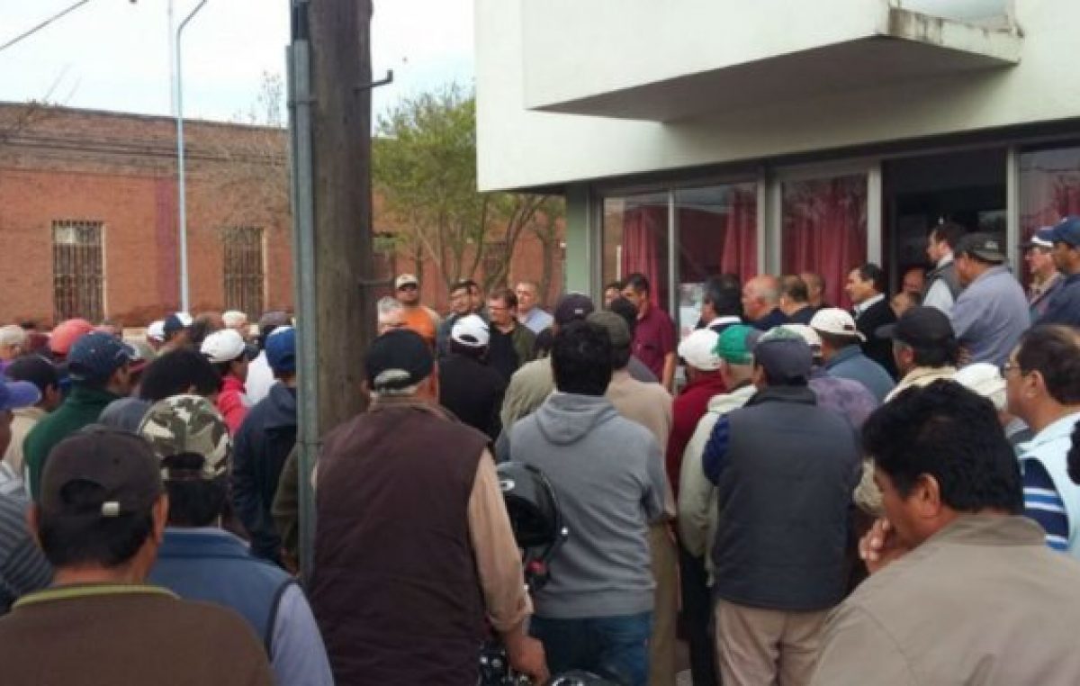 No hubo acuerdo y los municipales de San Genaro continuarán de paro