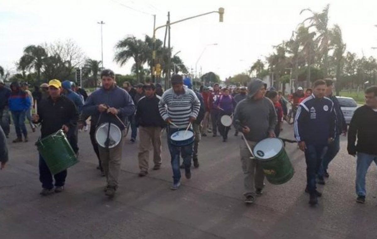 Municipales de San Genaro siguen de paro