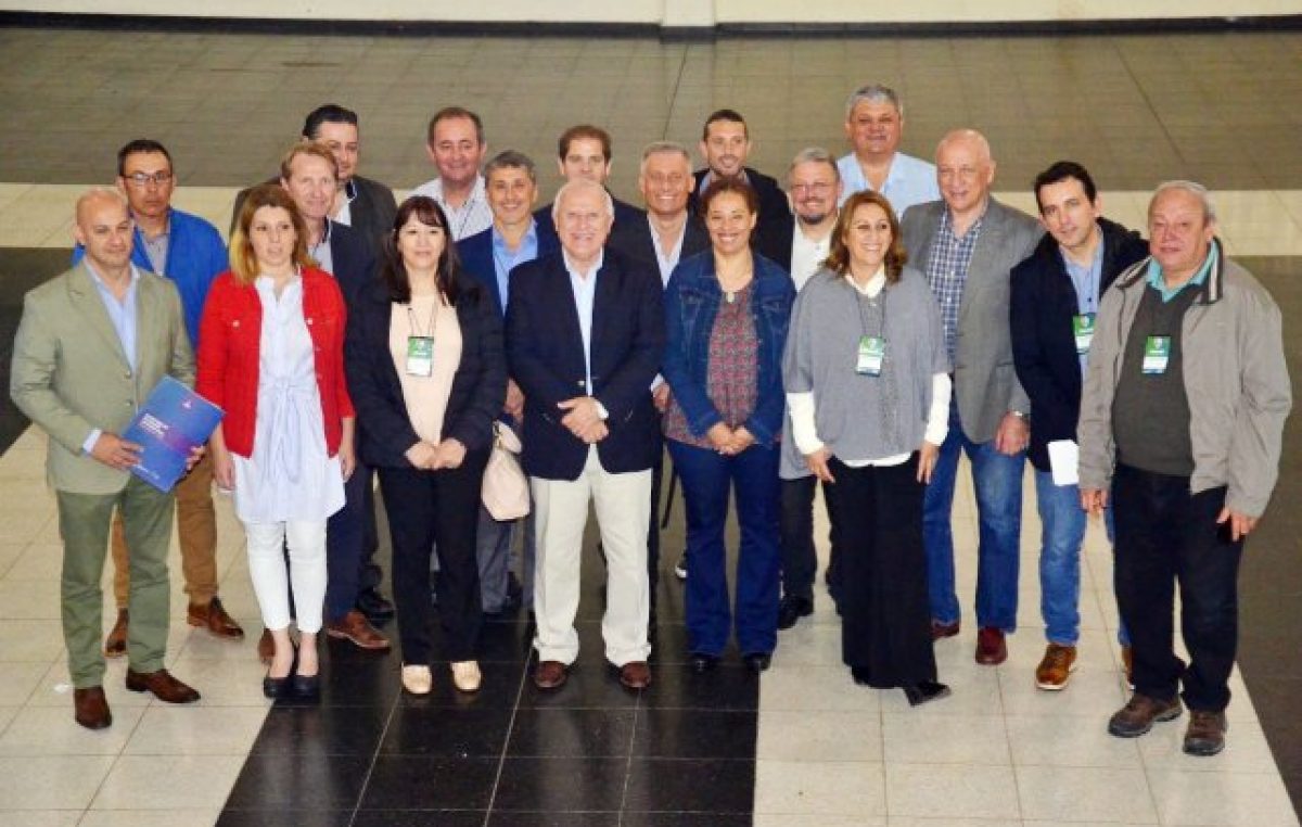 Lifschitz y Bonfatti reunieron 40 intendentes progresistas