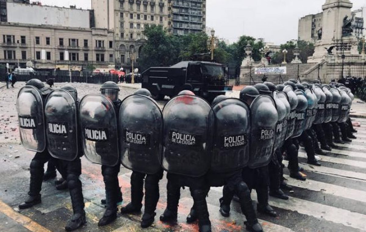 Ajuste a palazos
