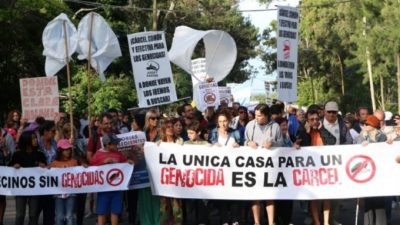 A 35 años de la vuelta de la democracia, más de 600 genocidas fueron beneficiados con la domiciliaria