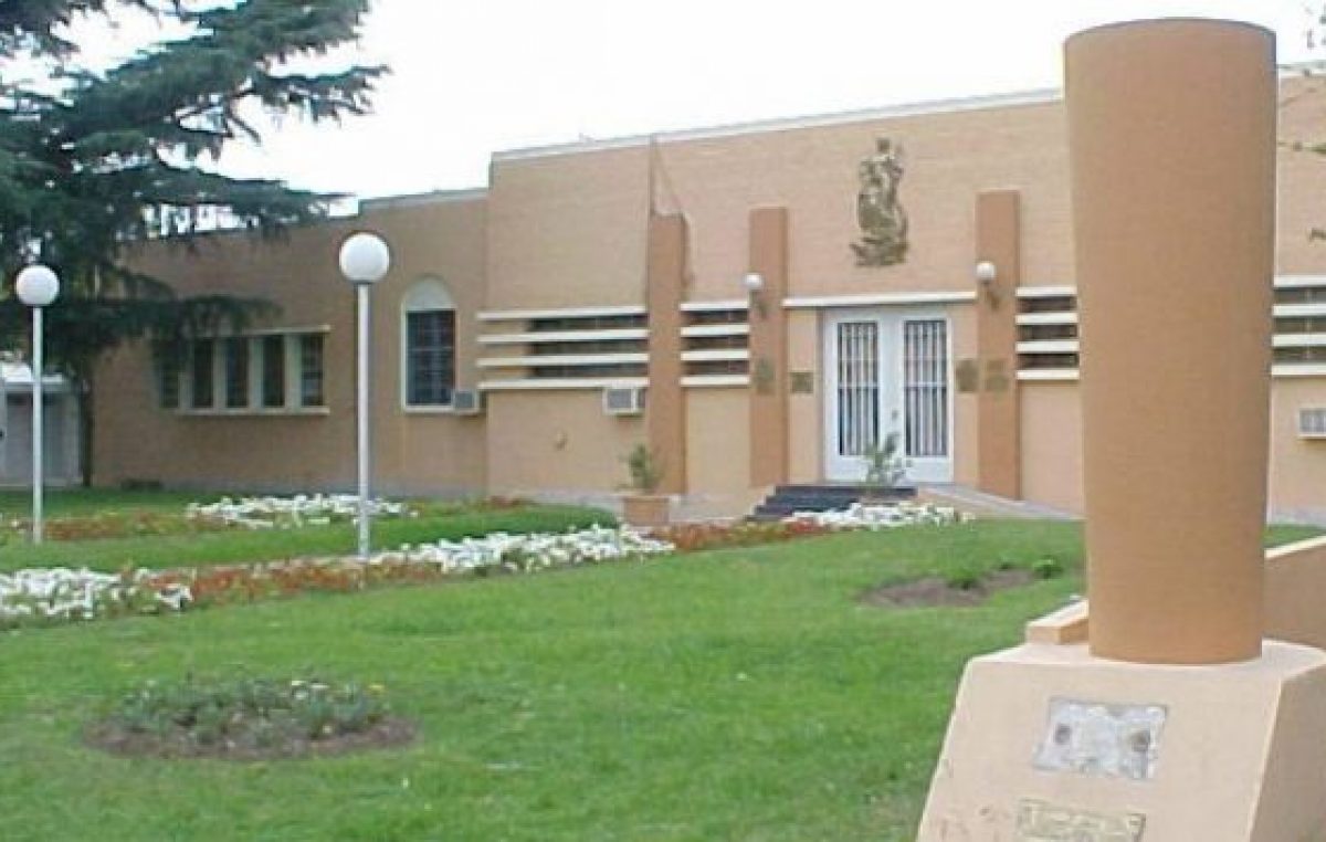 Denuncian que la Municipalidad de San Lorenzo redujo los salarios de sus trabajadores
