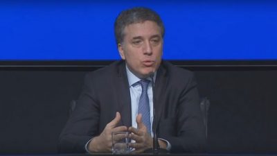 El relato de Dujovne: dijo que la caída del salario se recuperará con «la baja de inflación»