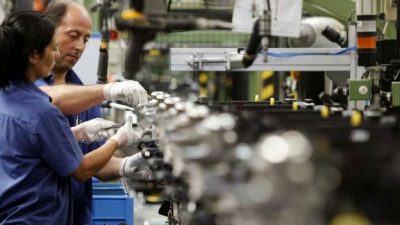 Pymes: la producción industrial sufrió otro golpe en septiembre, con una caída del 7,4%