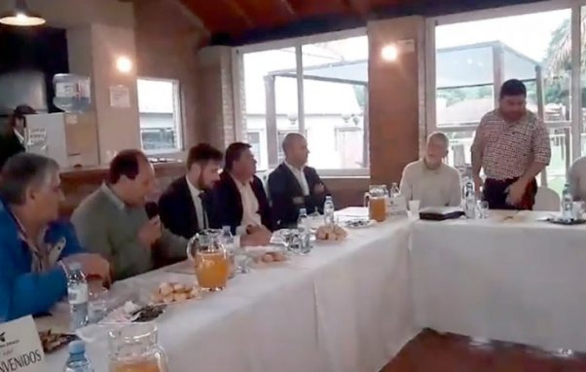 Los intendentes cordobeses se resisten a hacerse cargo de las auxiliares escolares