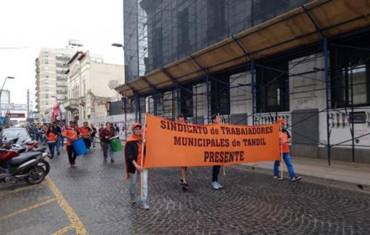 Trabajadores municipales de Tandil concretaron el segundo día de paro 