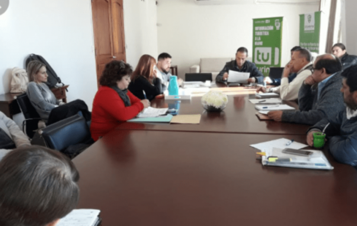 Cañuelas, los trabajadores municipales en el transcurso del año reciban un aumento no menor al 29 o 30 %.