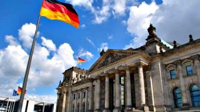 Alemania llama a extranjeros que quieran cubrir miles de puestos laborales