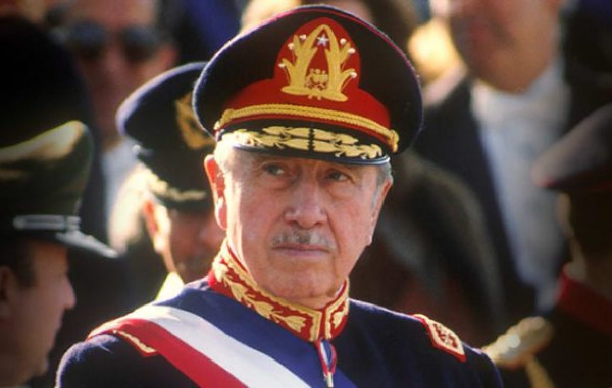 Embargan millones de Pinochet