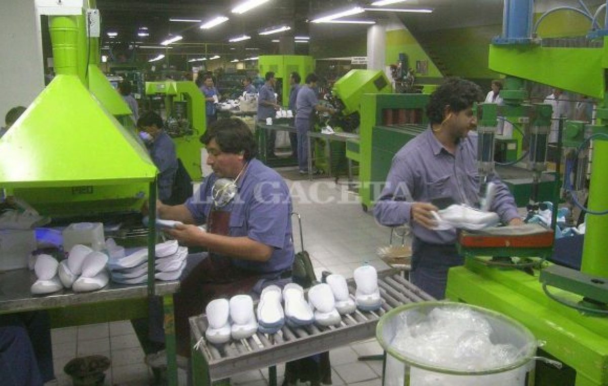 Ex obreros de Alpargatas piden ser reinsertados en comunas y municipios