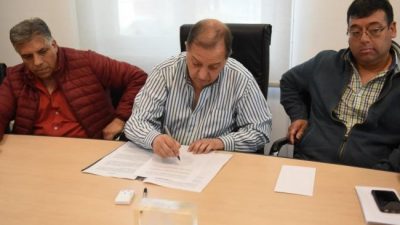 Municipales de Comodoro acordaron aumento anual del 31% y bono de fin de año