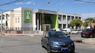 Polémica por el desfase de sueldos en Centenario