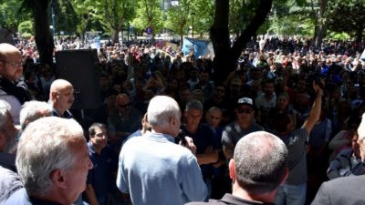 Mar del Plata: los municipales tensan el conflicto y levantan una carpa blanca frente al municipio