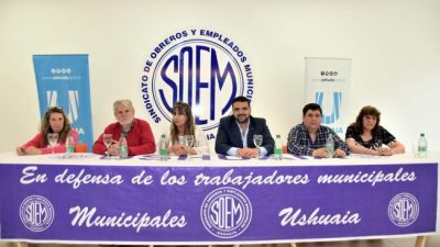 El intendente de Ushuaia hizo entrega de 32 decretos de adjudicación a los afiliados al SOEM